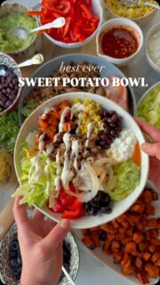 completely convinced this is 
THE BEST version of a SWEET POTATO PROTEIN BOWL
🙂‍↕️🤤 

This specific combination of vegetables and sauces makes the most ridiculously flavorful, juicy, and satisfying bowl. 

Here’s what’s in it👇🏻🥗🥑
• PICKLED ONIONS
1 large white or red onion 
2 garlic cloves 
Bay leaves 
Peppercorns 
Add to jar.
1 cup apple cider vinegar
1 cup water
1/4 cup sugar 
1 tsp salt
Bring to boil. Make sure sugar & salt is are dissolved. Pour over ingredients in jar. Close jar lid tightly, cool, and refrigerate for 8-12 hrs.
• HOT HONEY
honey 
sriracha or hot sauce 
chili flakes
splash apple cider vinegar 
Heat.
• GUAC
avocados 
sour cream 
salt + pepper 
fresh lime juice 
mash.
• GROUND BEEF
sauté ground beef with salt, pepper, 
and taco seasoning. 
Add slurry made with cornstarch & water.
Add to meat and sauté until saucy 
and no longer pink.
•SWEET POTATOES 
cubed sweet potatoes 
add salt & pepper, smoked paprika, garlic salt, 
olive oil, and maple syrup
Roast at 425-450 F until tender and charred
• TO ASSEMBLE
lettuce 
red peppers
corn
black beans
olives 
cilantro
cottage cheese 
sweet potatoes 
ground beef 
pickled onions 
guacamole
Hot honey 
Ranch
Lime juice